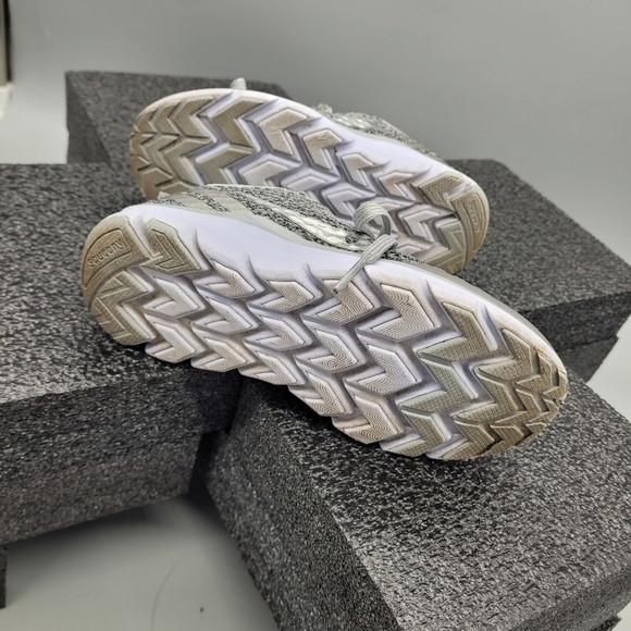 Saucony Girl's Liteform Feel Sneaker, Light Grey Size 13W - Picture 9 of 10